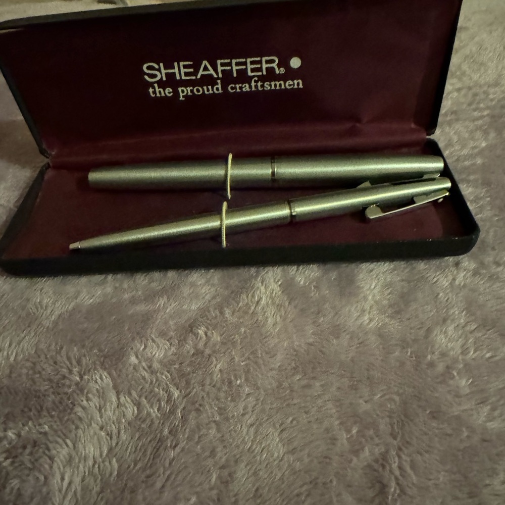 Vintage shaffers fountain pen and pencil silver new set in original box no ink